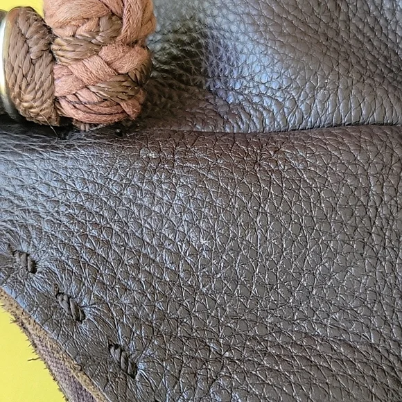 The Sak lady's bucket-style shoulder bag - Picture 4 of 12